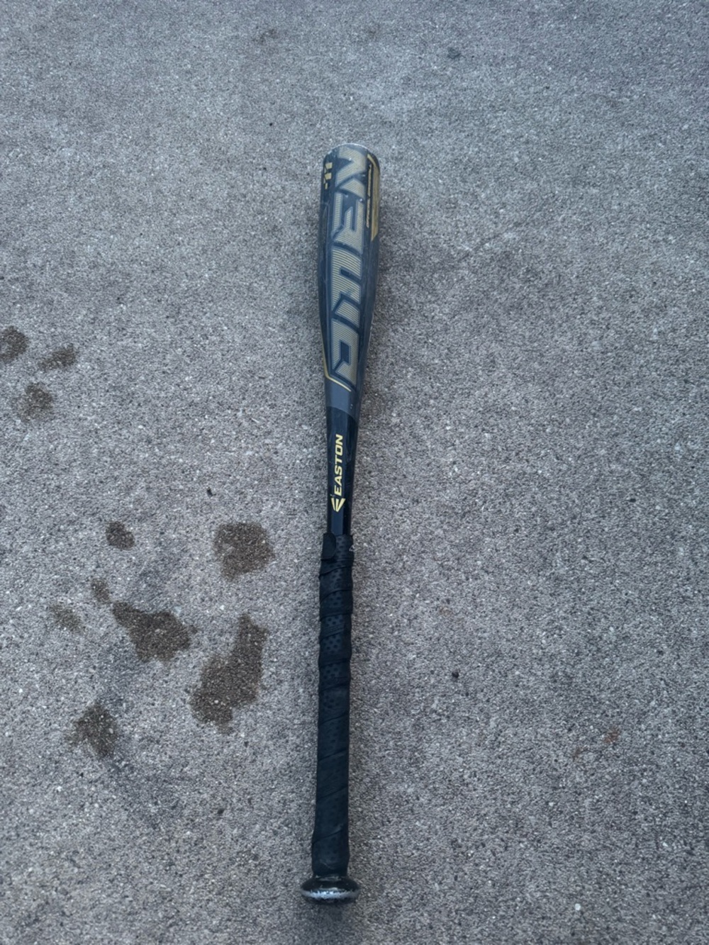 Easton Omen YBB190M11 28in 17oz 2 5/8 -11 Youth Baseball Bat